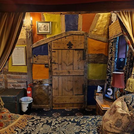 Wizards Thatch Luxury Suites Alderley Edge Exteriör bild