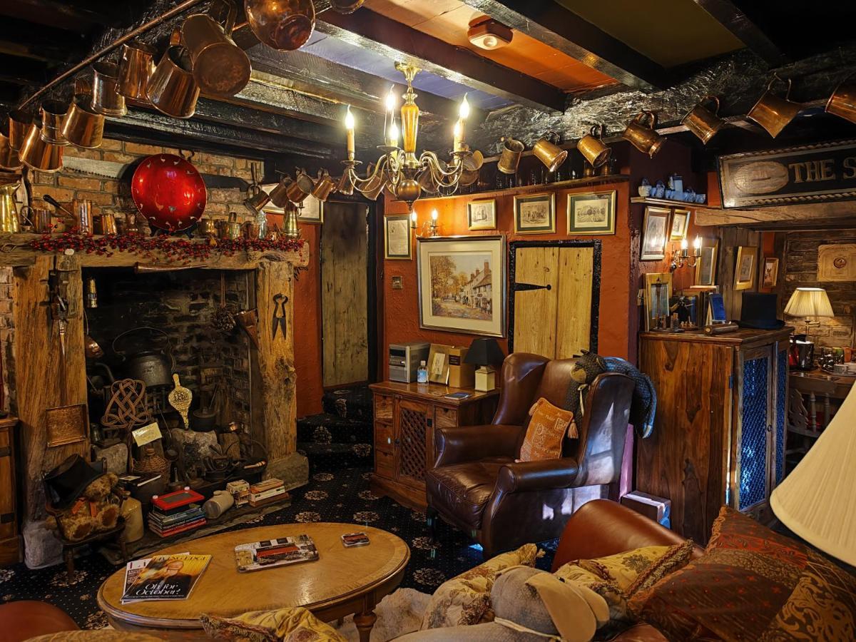 Wizards Thatch Luxury Suites Alderley Edge Exteriör bild