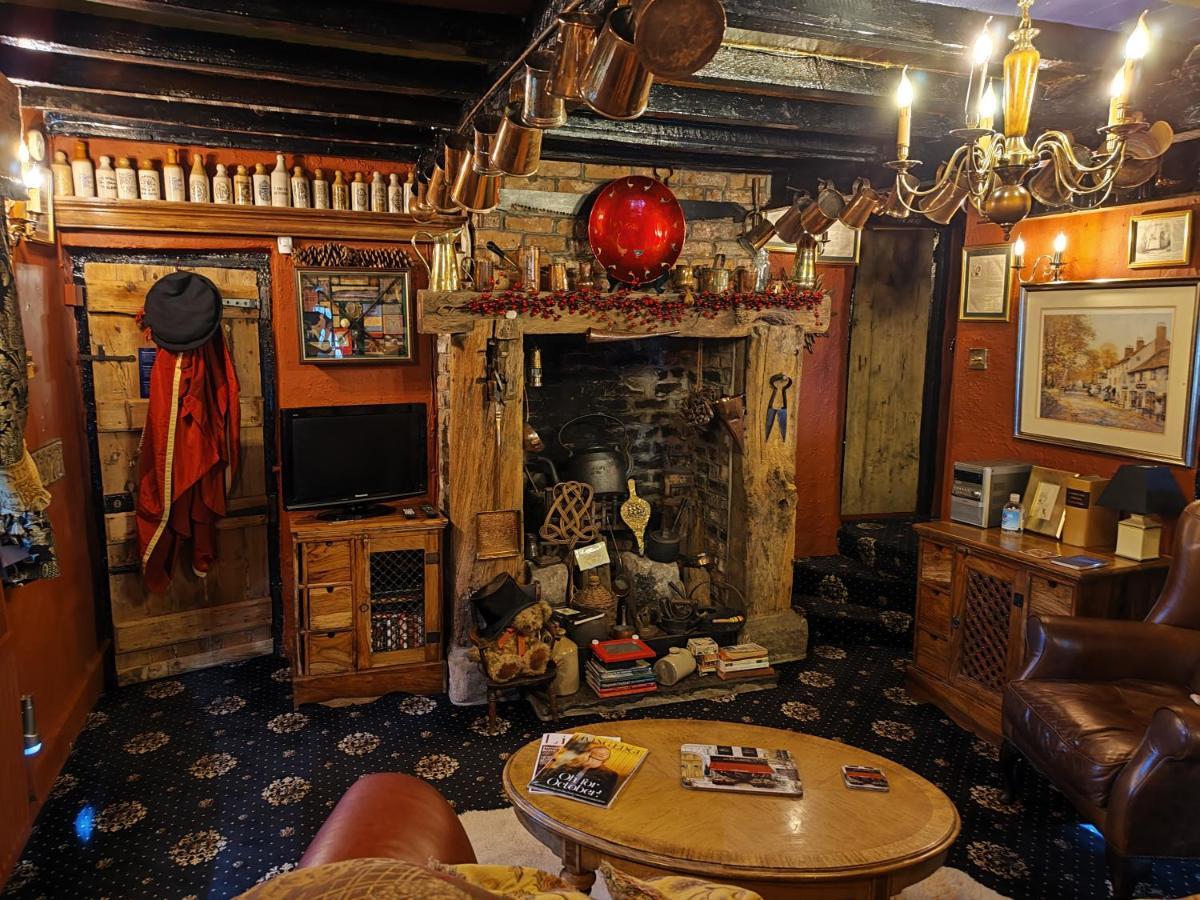 Wizards Thatch Luxury Suites Alderley Edge Exteriör bild