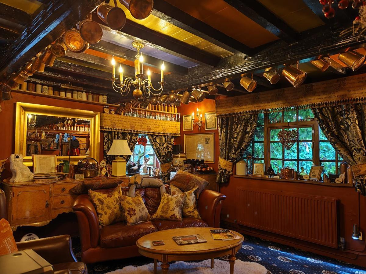 Wizards Thatch Luxury Suites Alderley Edge Exteriör bild