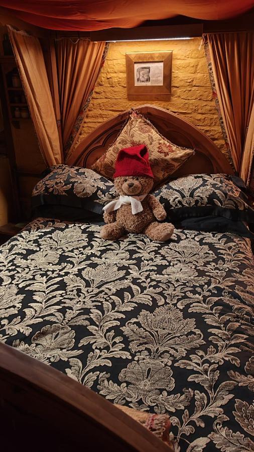 Wizards Thatch Luxury Suites Alderley Edge Exteriör bild