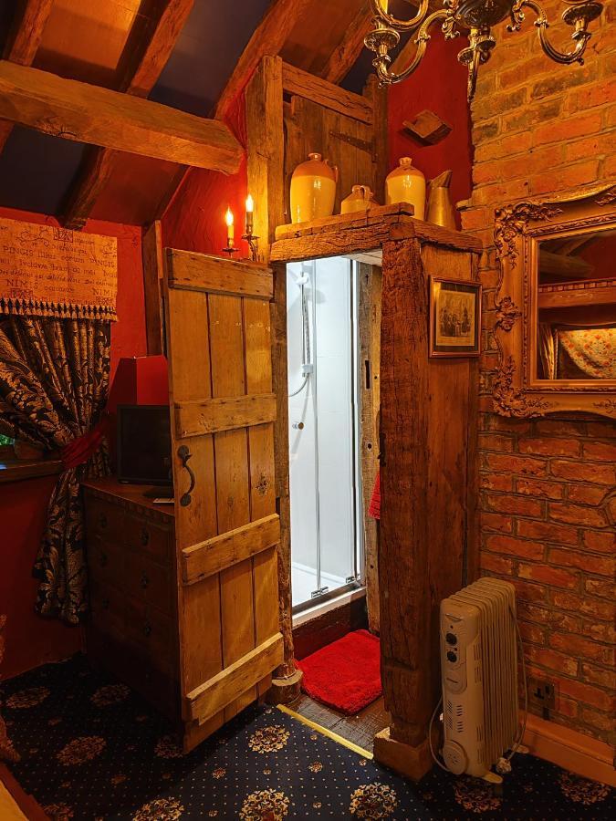 Wizards Thatch Luxury Suites Alderley Edge Exteriör bild