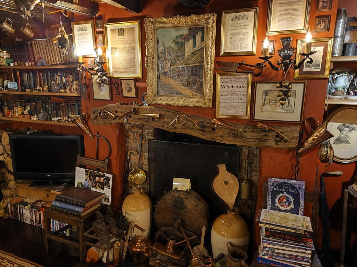 Wizards Thatch Luxury Suites Alderley Edge Exteriör bild