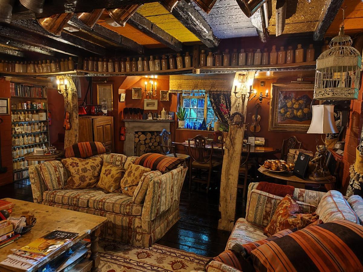 Wizards Thatch Luxury Suites Alderley Edge Exteriör bild