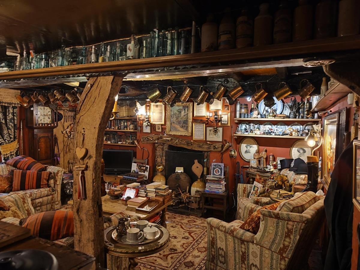 Wizards Thatch Luxury Suites Alderley Edge Exteriör bild