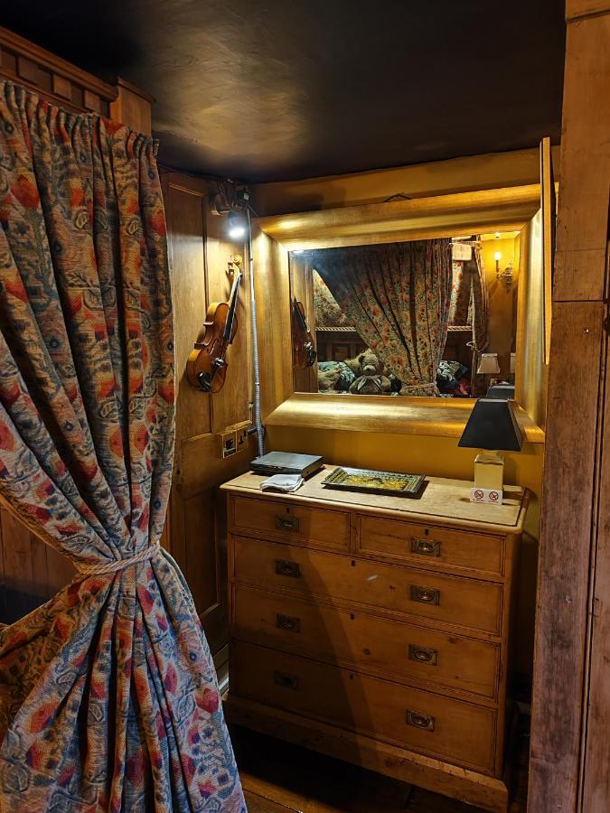 Wizards Thatch Luxury Suites Alderley Edge Exteriör bild
