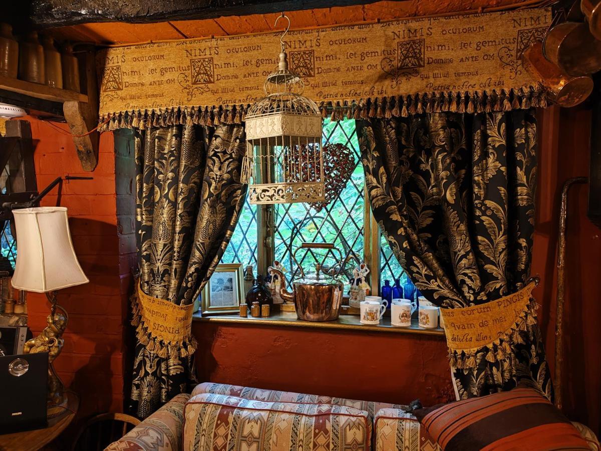 Wizards Thatch Luxury Suites Alderley Edge Exteriör bild