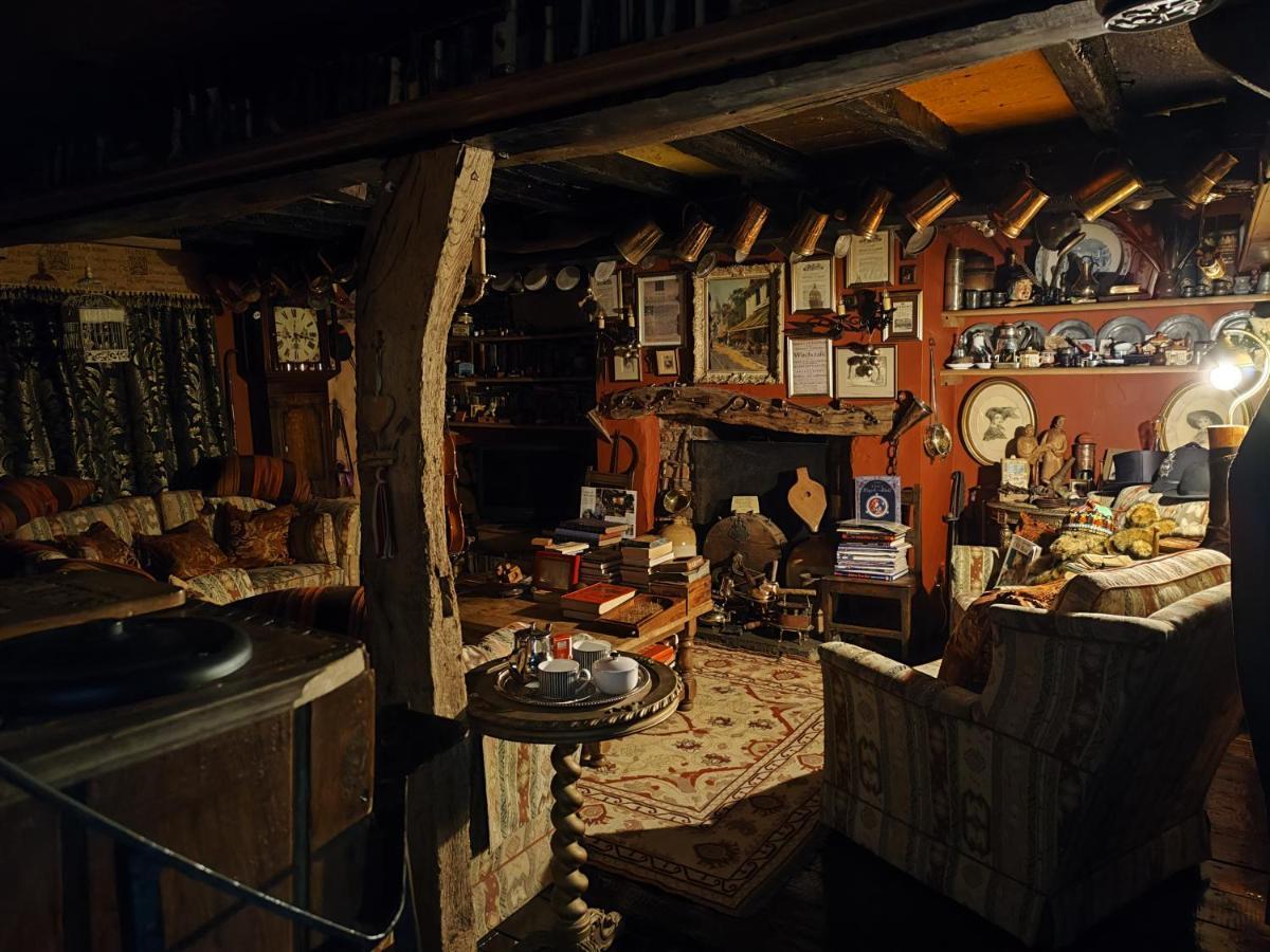Wizards Thatch Luxury Suites Alderley Edge Exteriör bild